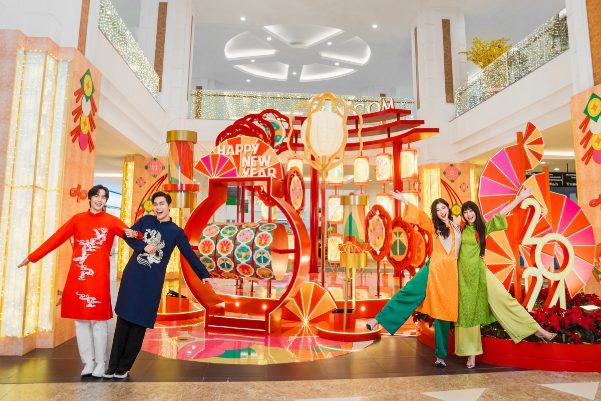 DECOR TẾT 2024 VINCOM ROYAL CITY VÀ TRẦN DUY HƯNG