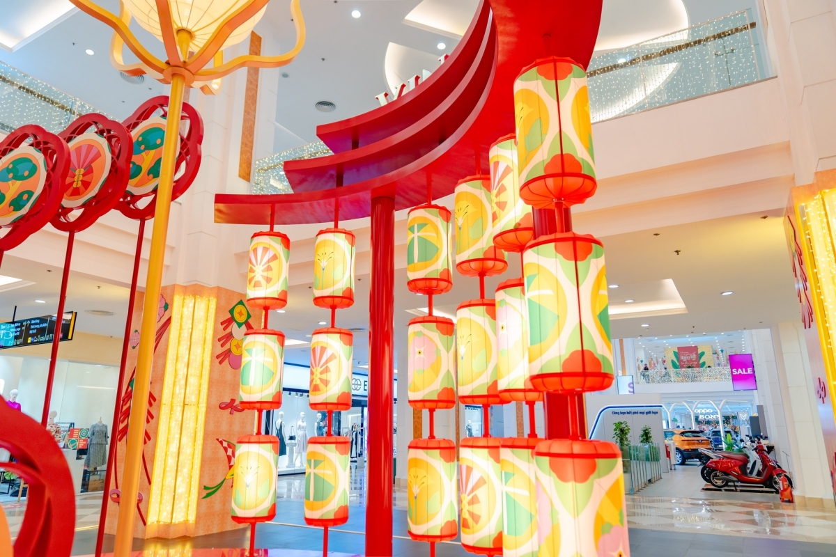 DECOR TẾT 2024 VINCOM ROYAL CITY VÀ TRẦN DUY HƯNG