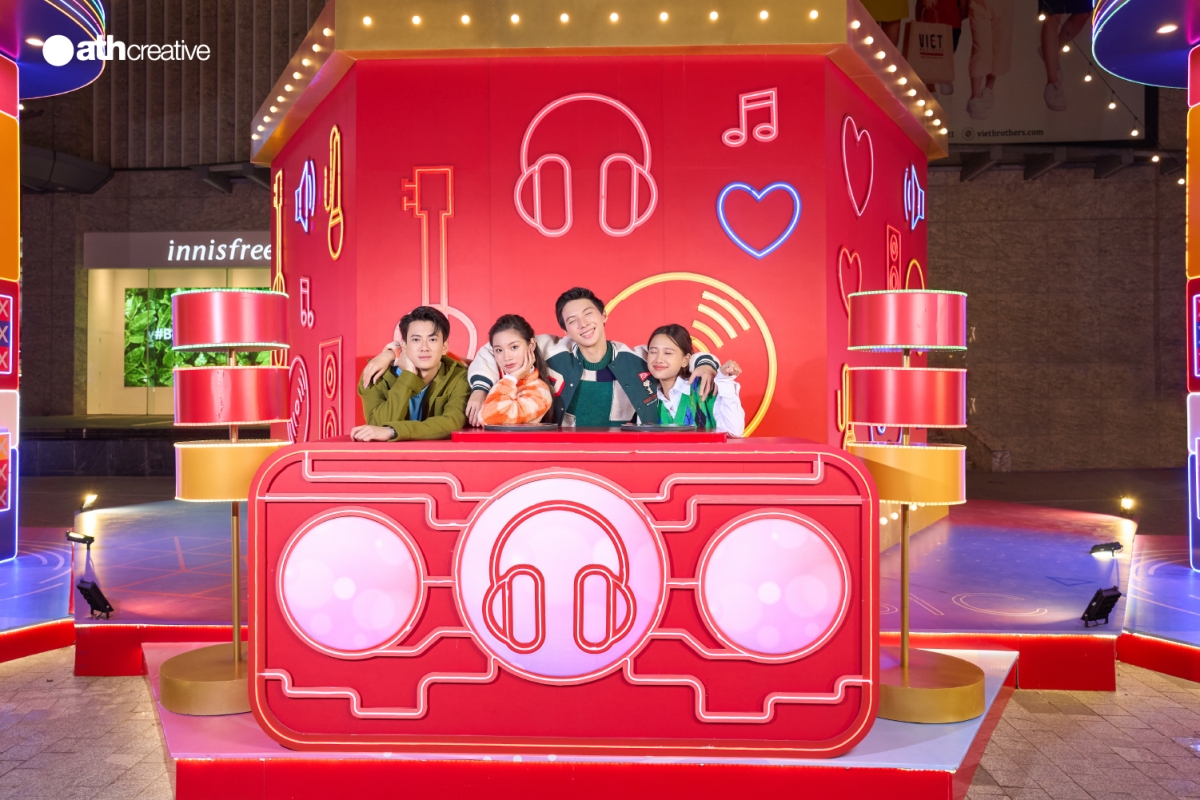 DECOR NOEL VINCOM SMART CITY 2022