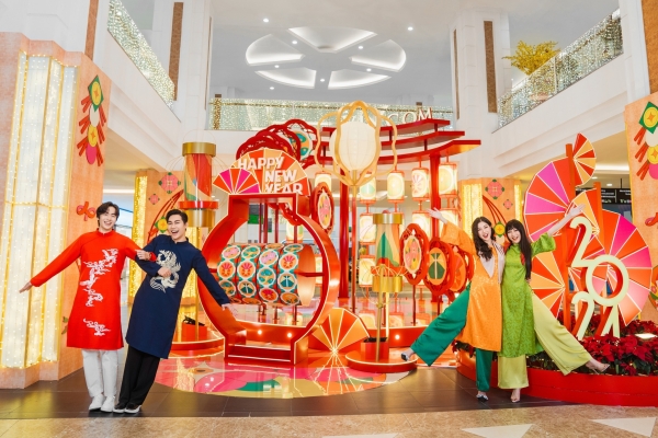 DECOR TẾT 2024 VINCOM ROYAL CITY VÀ TRẦN DUY HƯNG