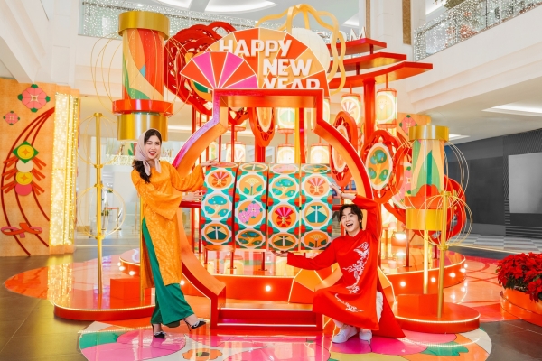 DECOR TẾT 2024 VINCOM ROYAL CITY VÀ TRẦN DUY HƯNG