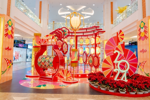 DECOR TẾT 2024 VINCOM ROYAL CITY VÀ TRẦN DUY HƯNG