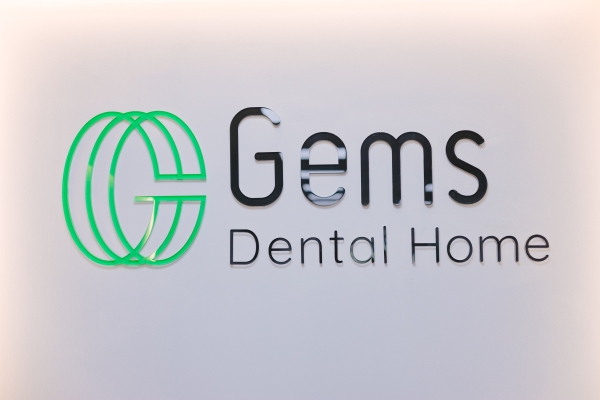 BỘ NHẬN DIỆN THƯƠNG HIỆU GEMS DENTAL HOME