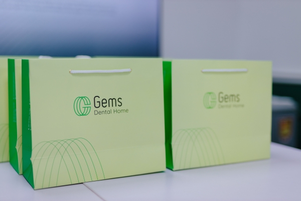 BỘ NHẬN DIỆN THƯƠNG HIỆU GEMS DENTAL HOME