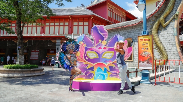 DECOR CARNIVAL RỒNG SUN WORLD HẠ LONG 2022