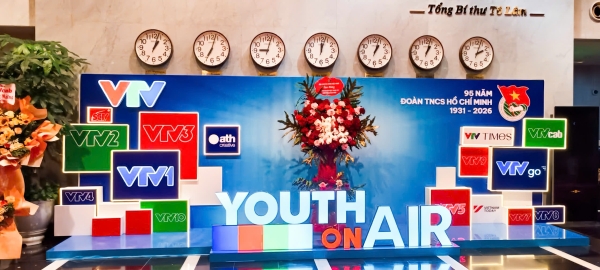 DECOR BOOTH CHỤP HÌNH ĐOÀN THANH NIÊN VTV