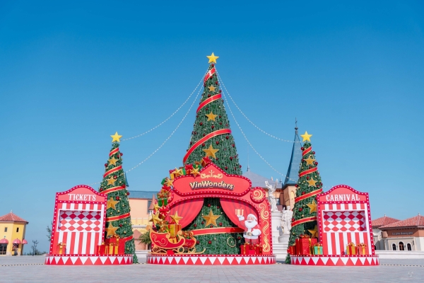 DECOR GIÁNG SINH VINWONDERS CỬA HỘI