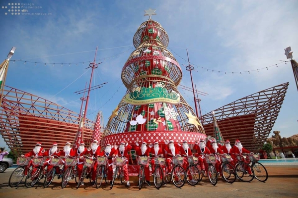 RỘN RÀNG SỰ KIỆN NOEL VÀ NĂM MỚI 2018 VIN WONDER